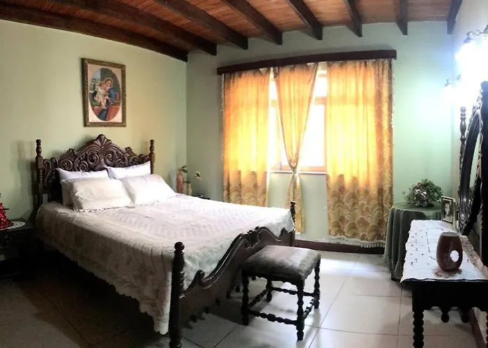 Hermosa Casa Familiar